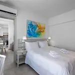 Cattleya Apartment *